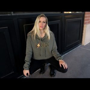 Blonde crop hooded sweatshirt